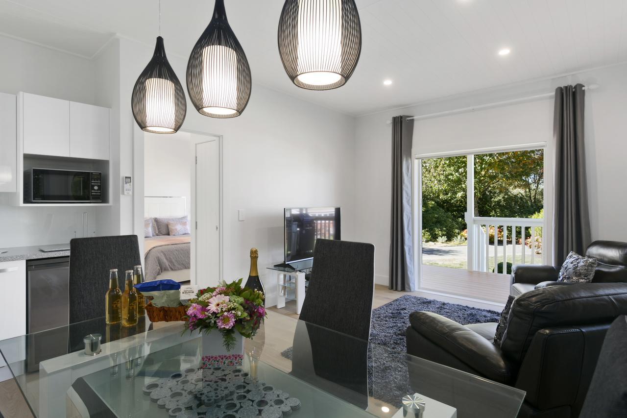 The Retreat Luxury Garden Villa Taupo Bagian luar foto