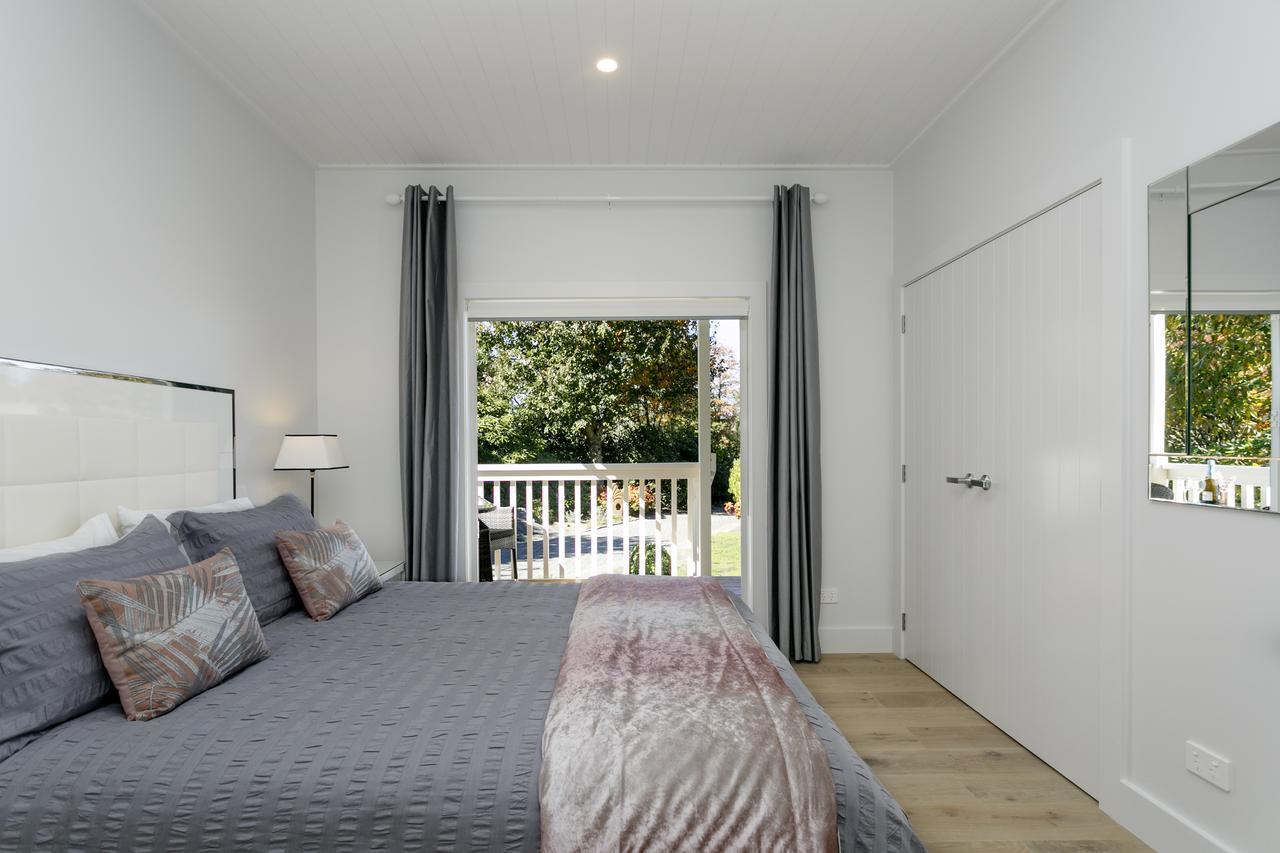 The Retreat Luxury Garden Villa Taupo Bagian luar foto