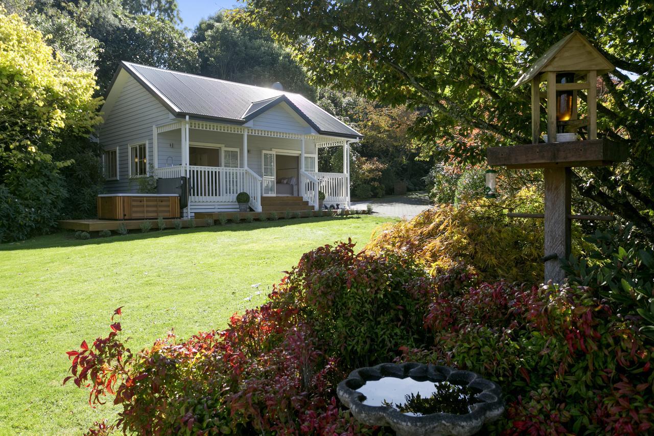 The Retreat Luxury Garden Villa Taupo Bagian luar foto